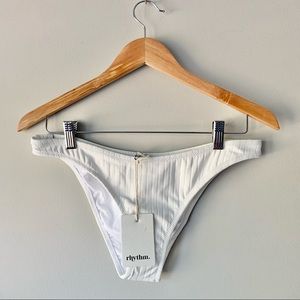 Rhythm. Bikini Botton